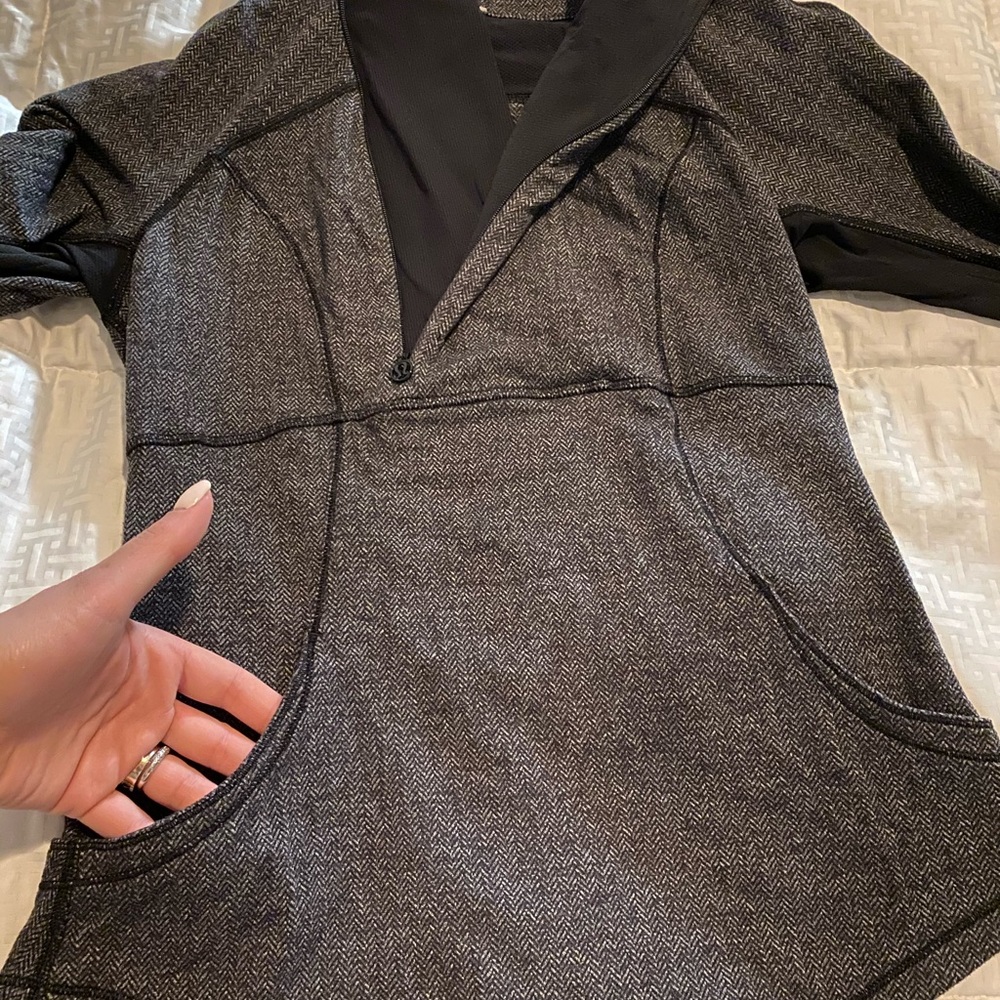 Lululemon pullover sweater like new